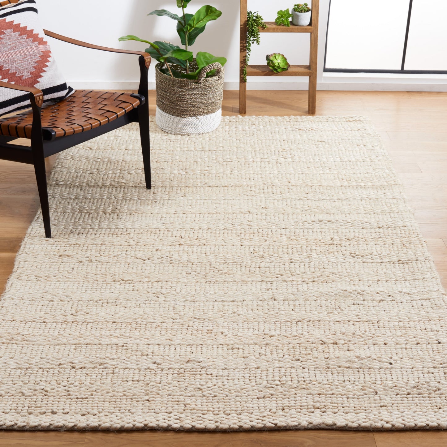 SAFAVIEH Handmade Natural Fiber Zaniyah Jute Rug