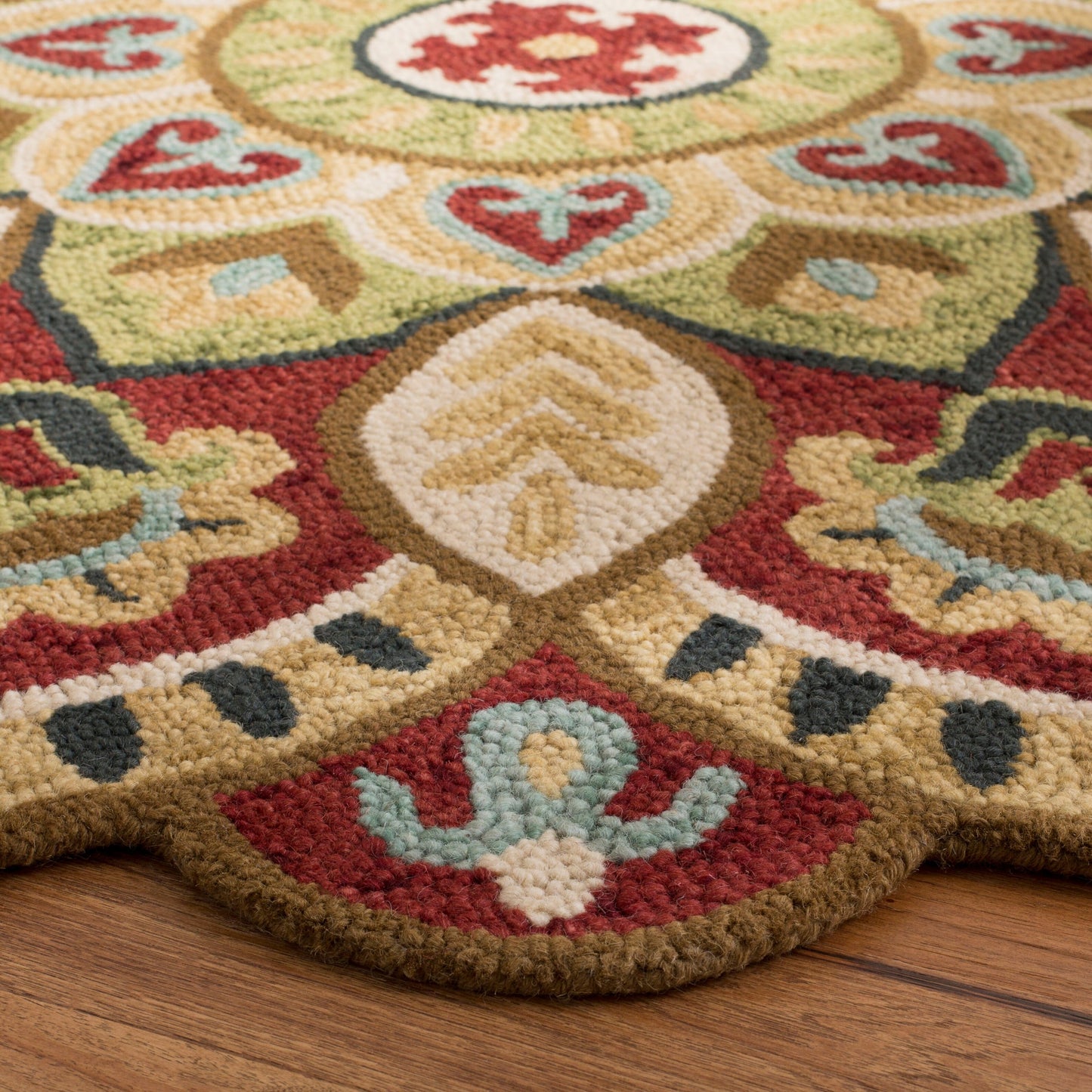 SAFAVIEH Handmade Novelty Sheyla Ornate Flower Wool Rug