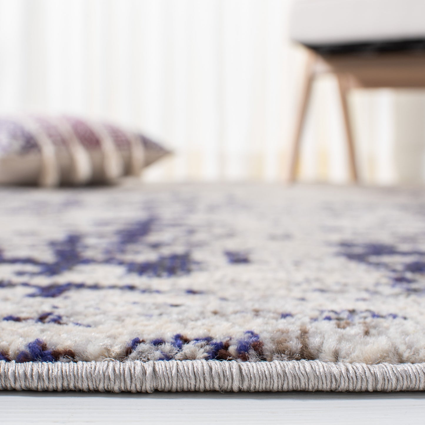 SAFAVIEH Madison Carla Modern Abstract Rug