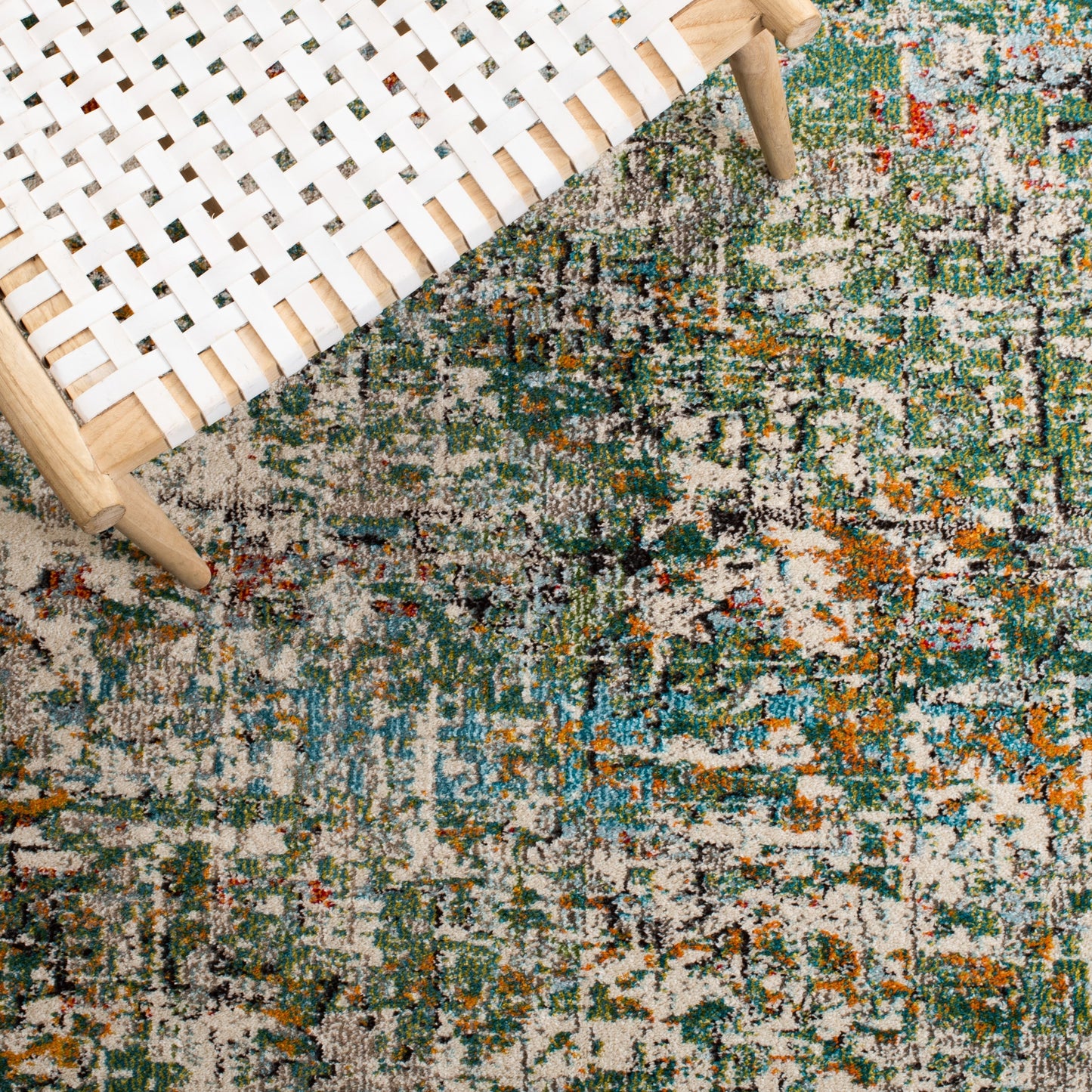 SAFAVIEH Madison Coleen Modern Abstract Rug