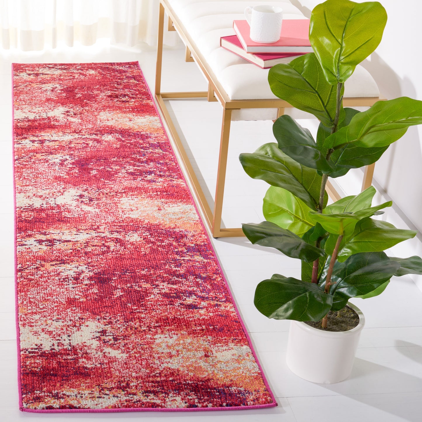SAFAVIEH Madison Lawanda Modern Abstract Rug