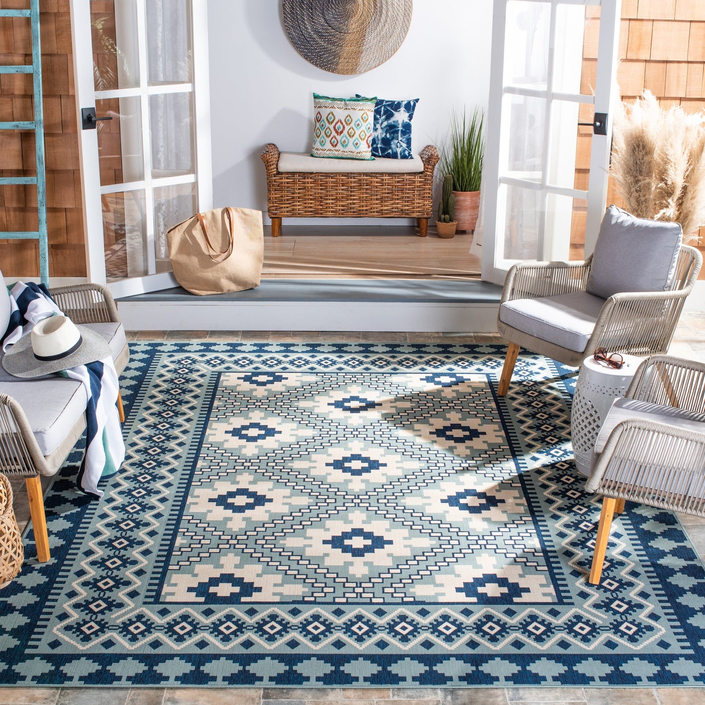 SAFAVIEH Veranda Rita Indoor/ Outdoor Waterproof Patio Backyard Rug
