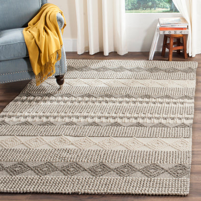 SAFAVIEH, Handmade Natura Paladia Wool Rug